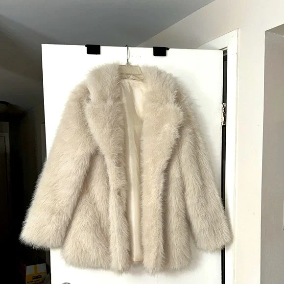 Cream Faux Fur Teddy Jacket with Luxurious Texture Size XL - Picture 4 of 9